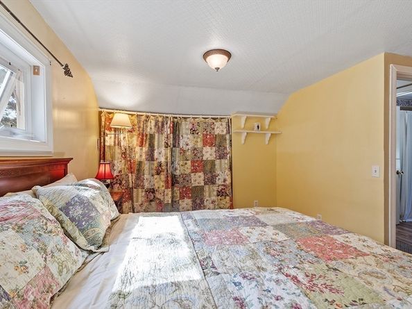 20 4th Lane, Chelmsford MA 01824