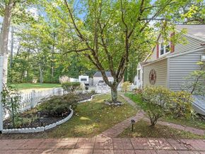20 4th Lane, Chelmsford MA 01824
