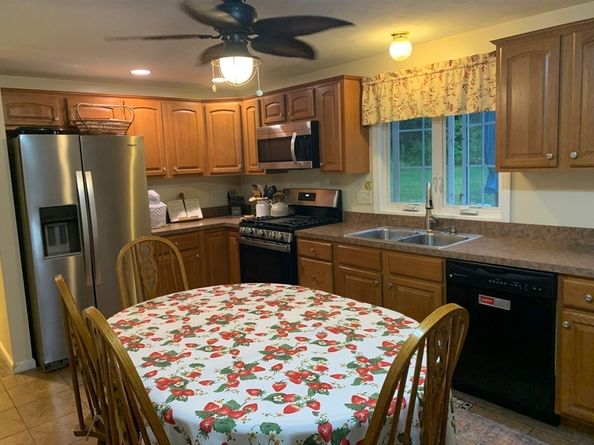 28 Servant Way, Southbridge MA 01550