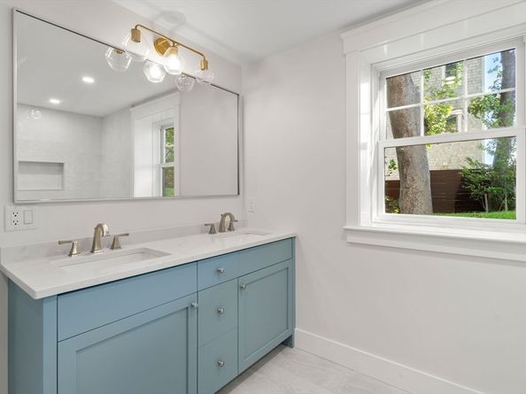 81 Kimball Beach Rd, Hingham MA 02043