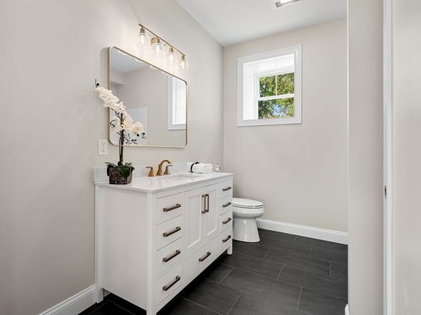 61 Mt Pleasant St, Woburn MA 01801