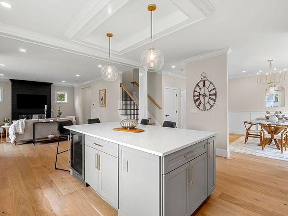 61 Mt Pleasant St, Woburn MA 01801