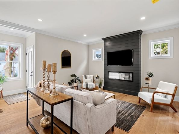 61 Mt Pleasant St, Woburn MA 01801