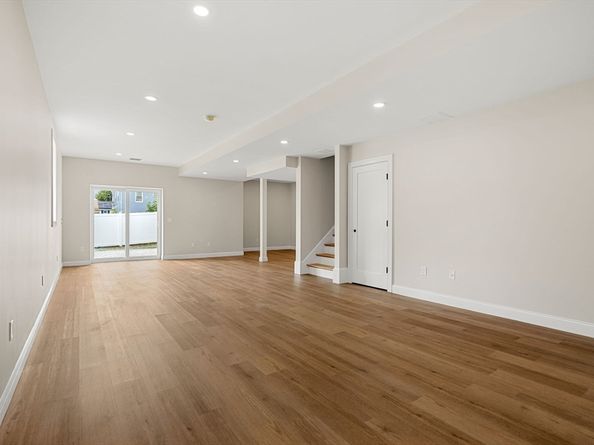 61 Mt Pleasant St, Woburn MA 01801
