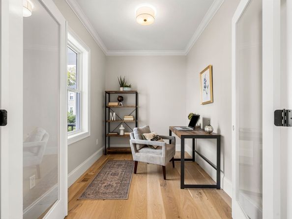 61 Mt Pleasant St, Woburn MA 01801