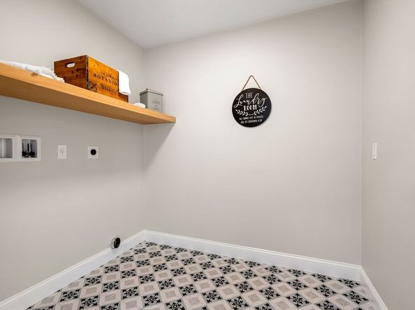61 Mt Pleasant St, Woburn MA 01801