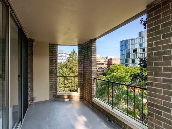 33 Pond Ave 523, Brookline MA 02445