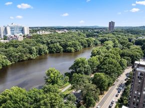 33 Pond Ave 523, Brookline MA 02445