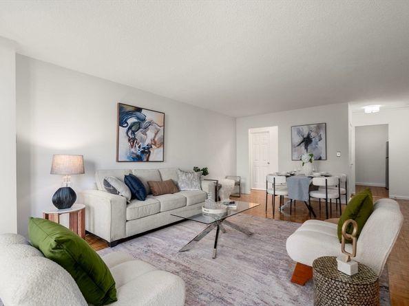 33 Pond Ave 523, Brookline MA 02445