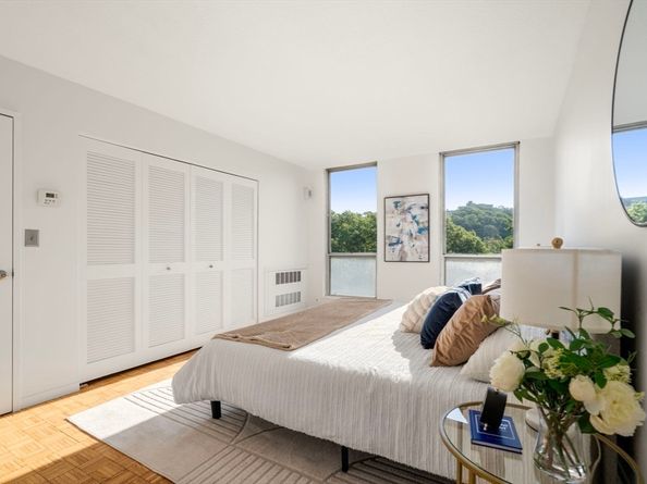 33 Pond Ave 523, Brookline MA 02445