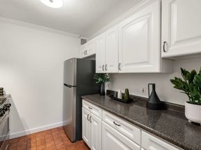 33 Pond Ave 523, Brookline MA 02445