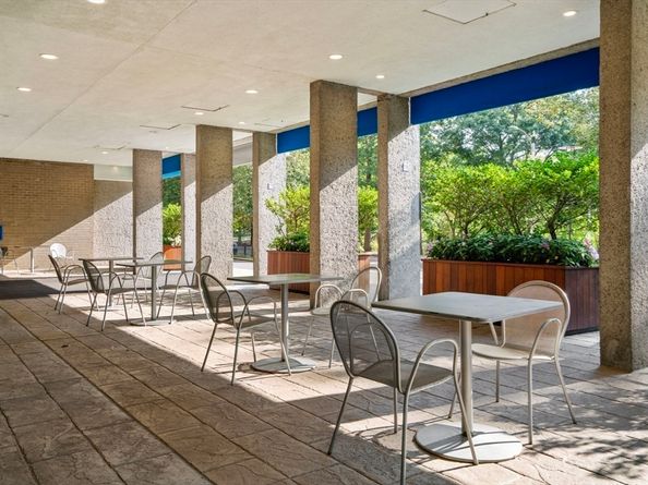33 Pond Ave 523, Brookline MA 02445