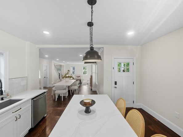 400 Adams St A, Milton MA 02186