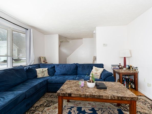 164 Grove St, Waltham MA 02453