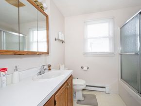 164 Grove St, Waltham MA 02453