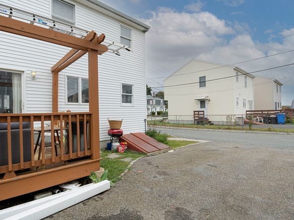 164 Grove St, Waltham MA 02453