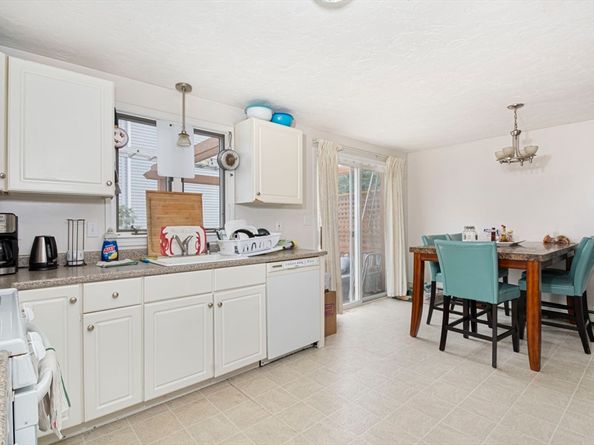 164 Grove St, Waltham MA 02453