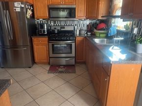 1000 Pleasant St, Stoughton MA 02072
