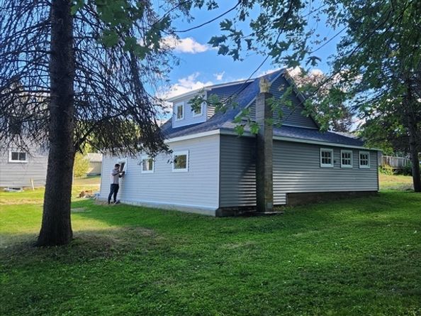 551 Sanders St, Athol MA 01331