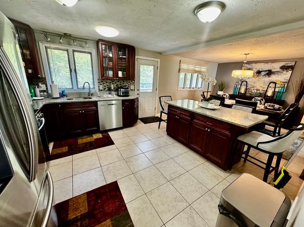 65 Lheureux Cir, Randolph MA 02368