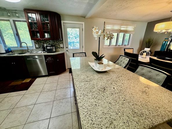 65 Lheureux Cir, Randolph MA 02368