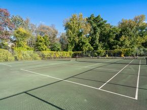 23 Westgate Rd 6, Boston MA 02467