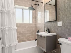 23 Westgate Rd 6, Boston MA 02467
