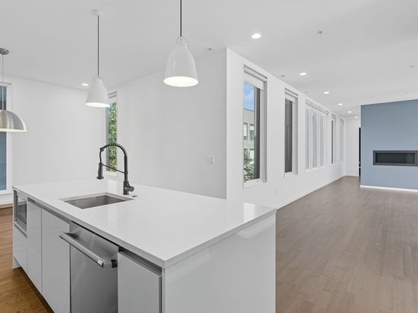 14 I St U7, Boston MA 02127