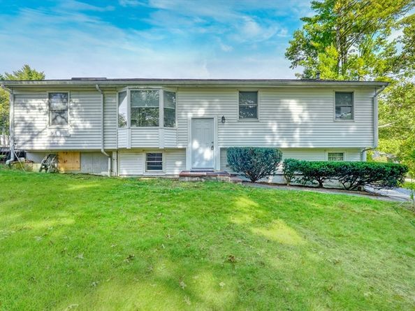 28 Border Rd, Holbrook MA 02343