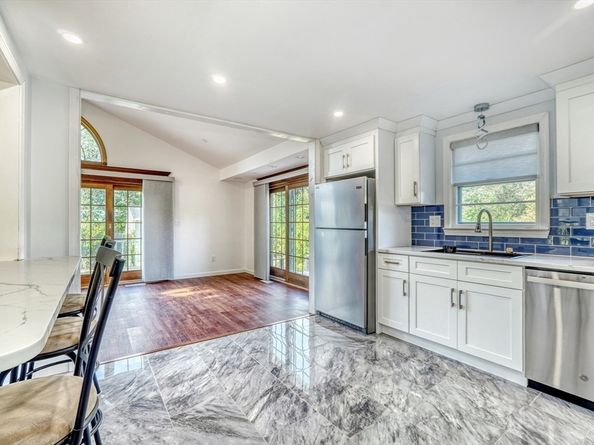 28 Border Rd, Holbrook MA 02343
