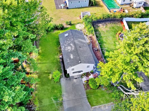 28 Border Rd, Holbrook MA 02343