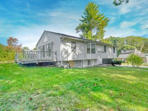 28 Border Rd, Holbrook MA 02343