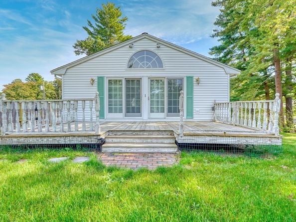 28 Border Rd, Holbrook MA 02343