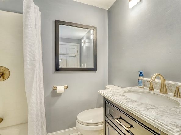 28 Border Rd, Holbrook MA 02343
