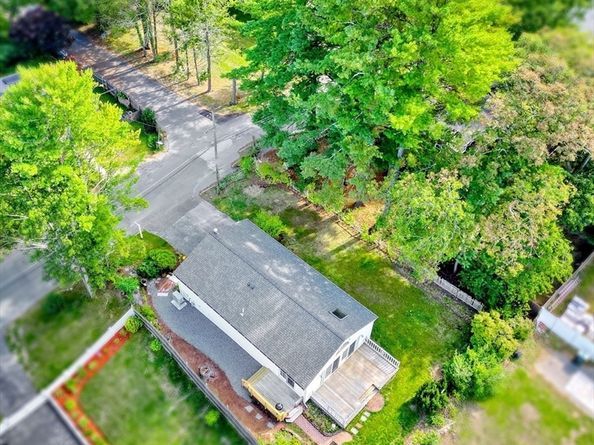 28 Border Rd, Holbrook MA 02343