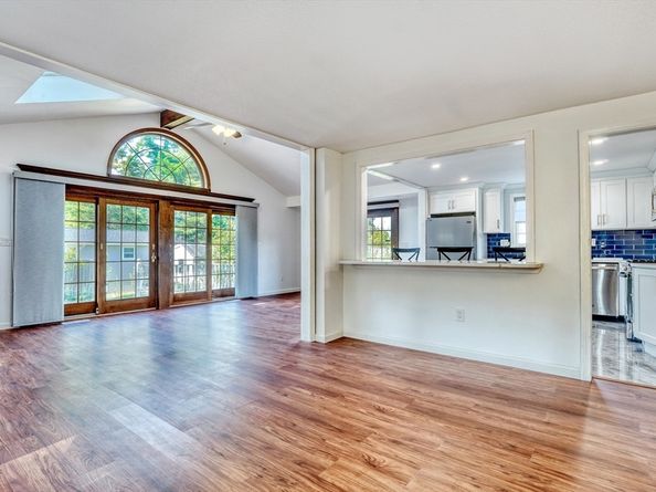 28 Border Rd, Holbrook MA 02343