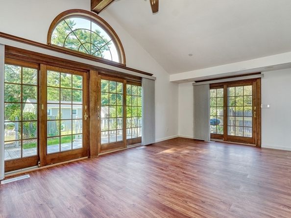 28 Border Rd, Holbrook MA 02343