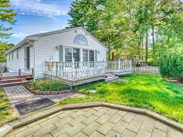 28 Border Rd, Holbrook MA 02343