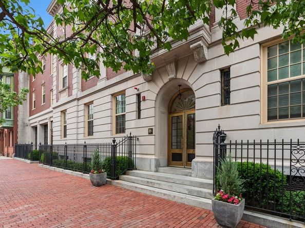 7 Warren Ave PH19, Boston MA 02116