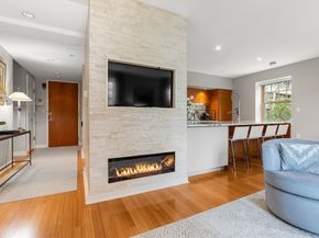 7 Warren Ave PH19, Boston MA 02116