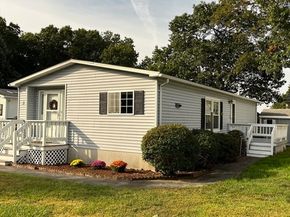 5 Juniper Cir, Rockland MA 02370