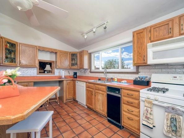 15 2nd St, Hull MA 02045
