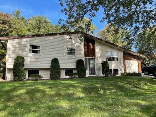 20 Winthrop St, West Boylston MA 01583