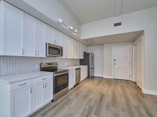 133 Salem St 412, Revere MA 02151
