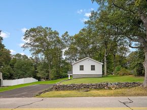 26 Maple St, Northborough MA 01532