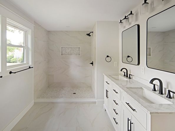 26 Maple St, Northborough MA 01532