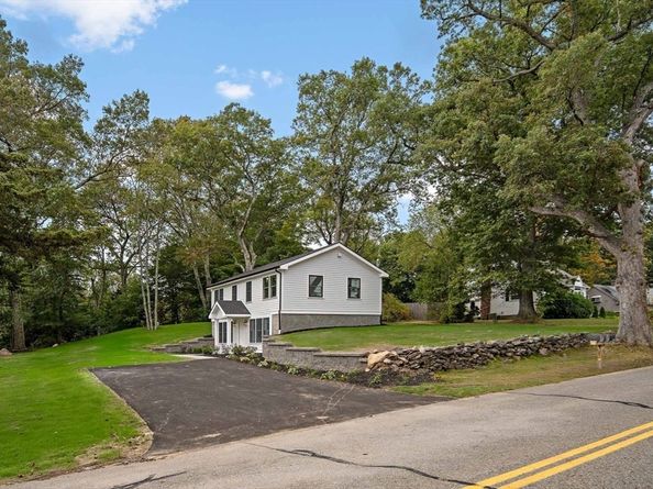 26 Maple St, Northborough MA 01532