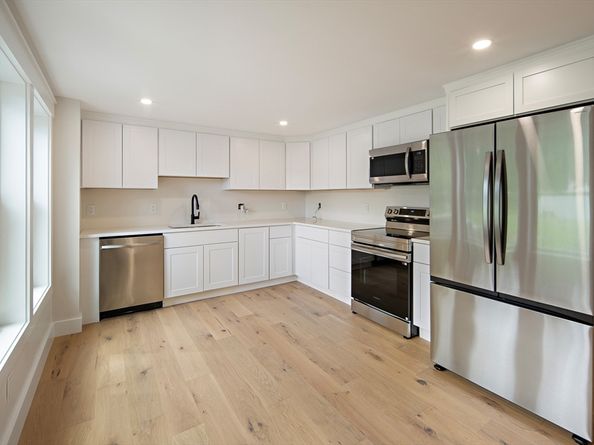 26 Maple St, Northborough MA 01532
