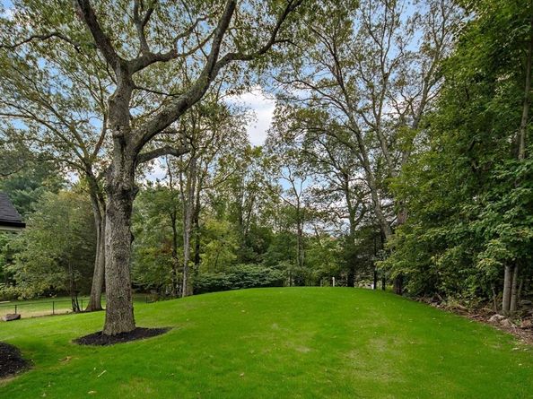 26 Maple St, Northborough MA 01532