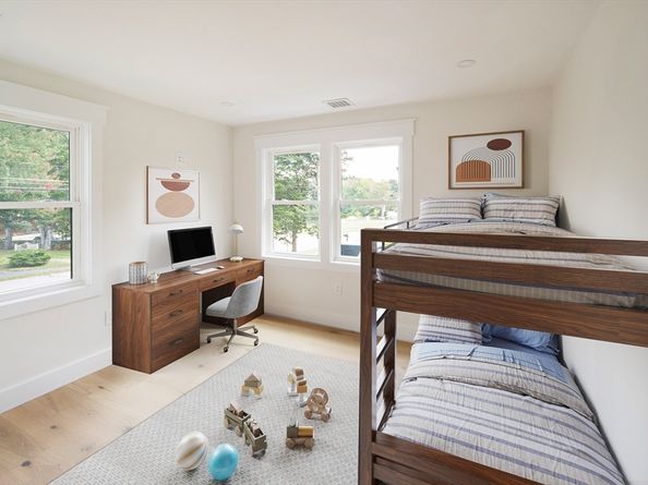 26 Maple St, Northborough MA 01532